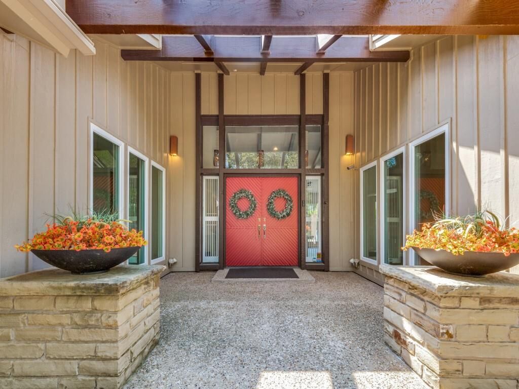 Property Photo:  108 Wellesley Drive  TX 75062 