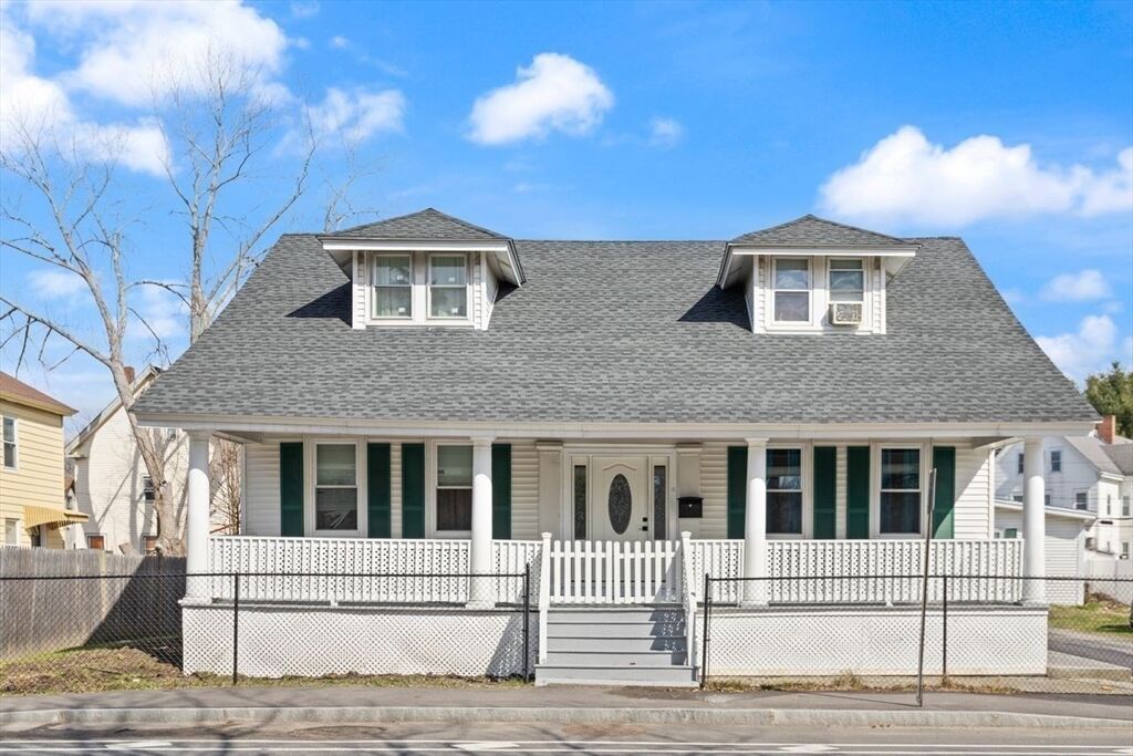 Property Photo:  168 Weir St  MA 02780 