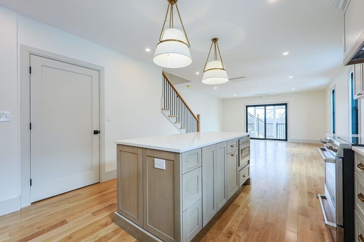 Property Photo:  68 Rowe St 4  MA 02131 
