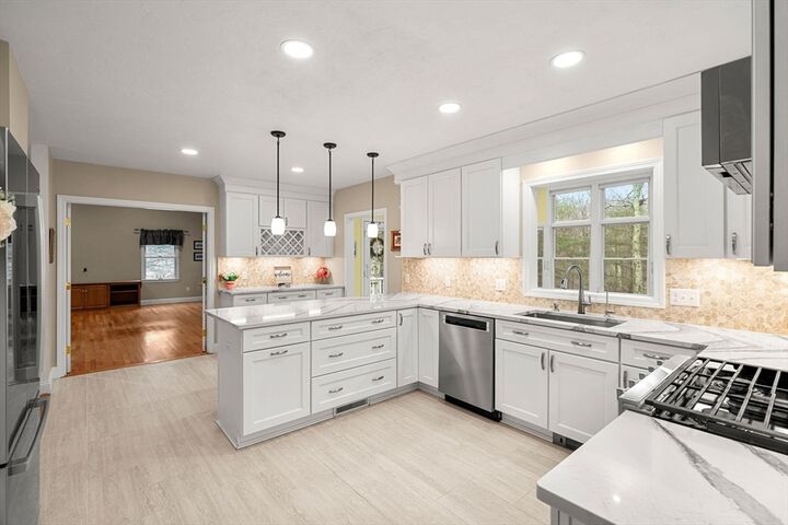 Property Photo:  252 Ipswich Road  MA 01921 