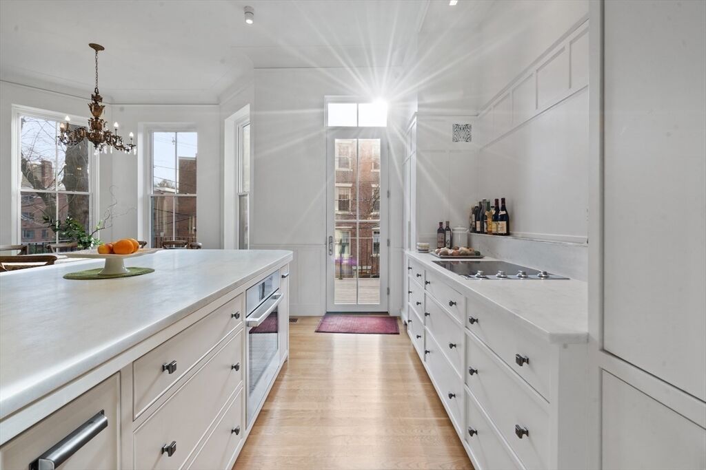 Property Photo:  15 Regent Circle 2  MA 02445 