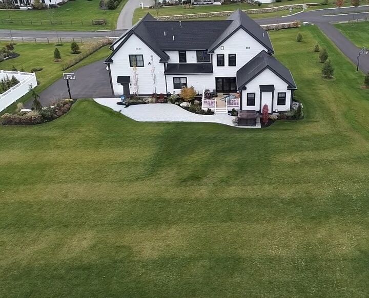 Property Photo:  4 Dairy Farm Ln  MA 01772 