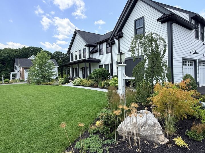 Property Photo:  4 Dairy Farm Ln  MA 01772 