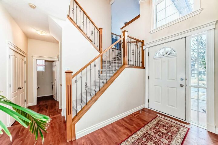 Property Photo: 68 Strathlea Close SW AB T3H 5B1