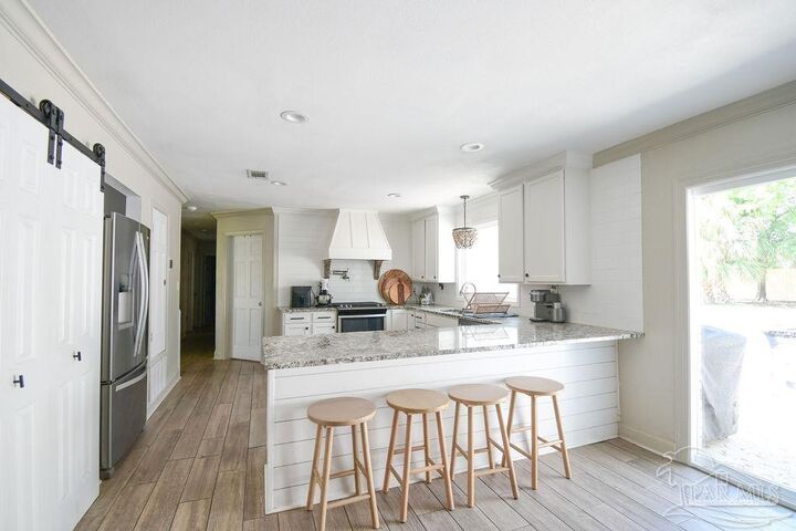 Property Photo:  2912 Glenn St  FL 32563 