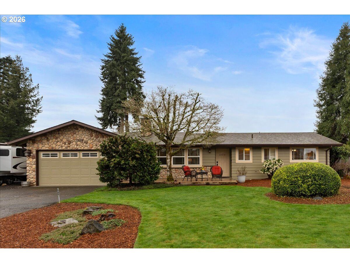 Property Photo:  7456 SE Eldorado St  OR 97267 