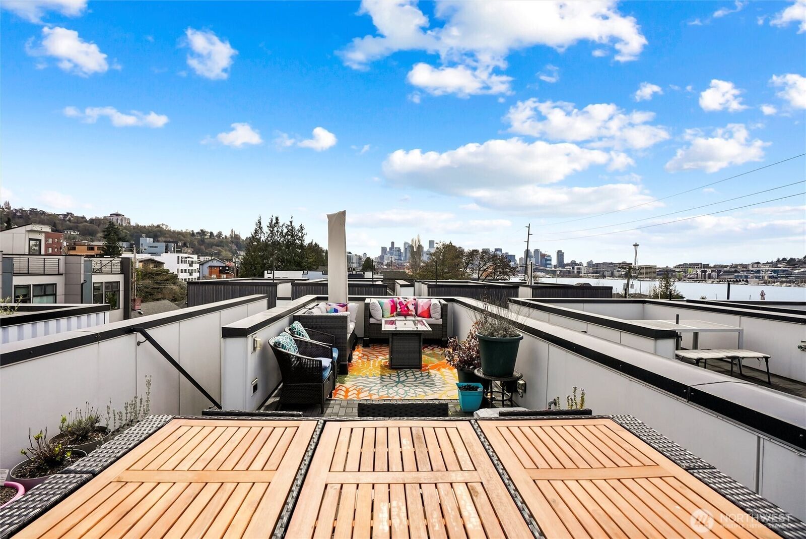 Property Photo:  2239  Minor Ave  E C  WA 98102 