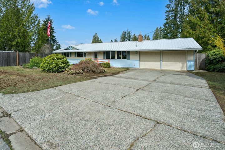 Property Photo:  12502 SE 73rd Place  WA 98056 