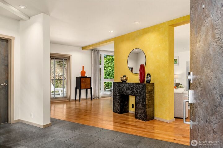 Property Photo:  11223  109th Avenue NE  WA 98033 