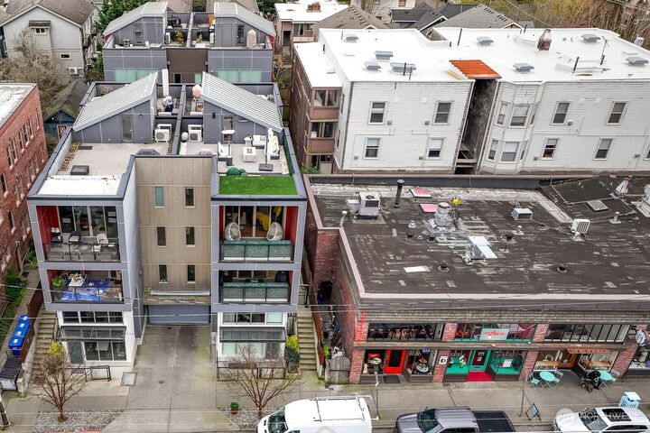 Property Photo:  315 W Galer Street 102  WA 98119 