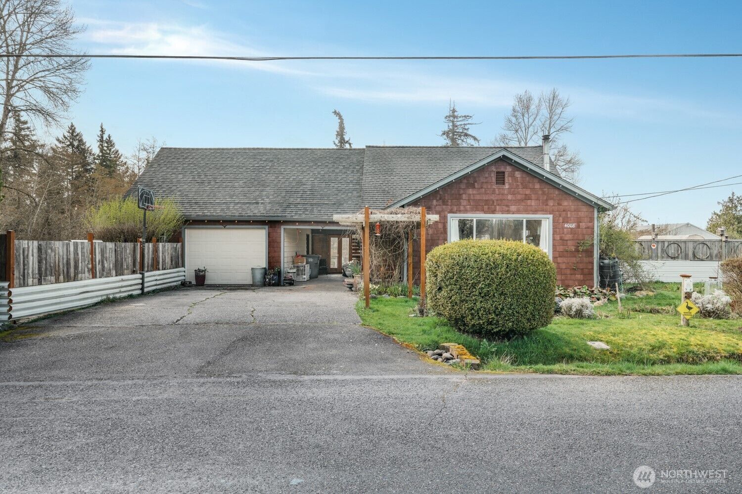 Property Photo:  4008  118th Street E  WA 98446 