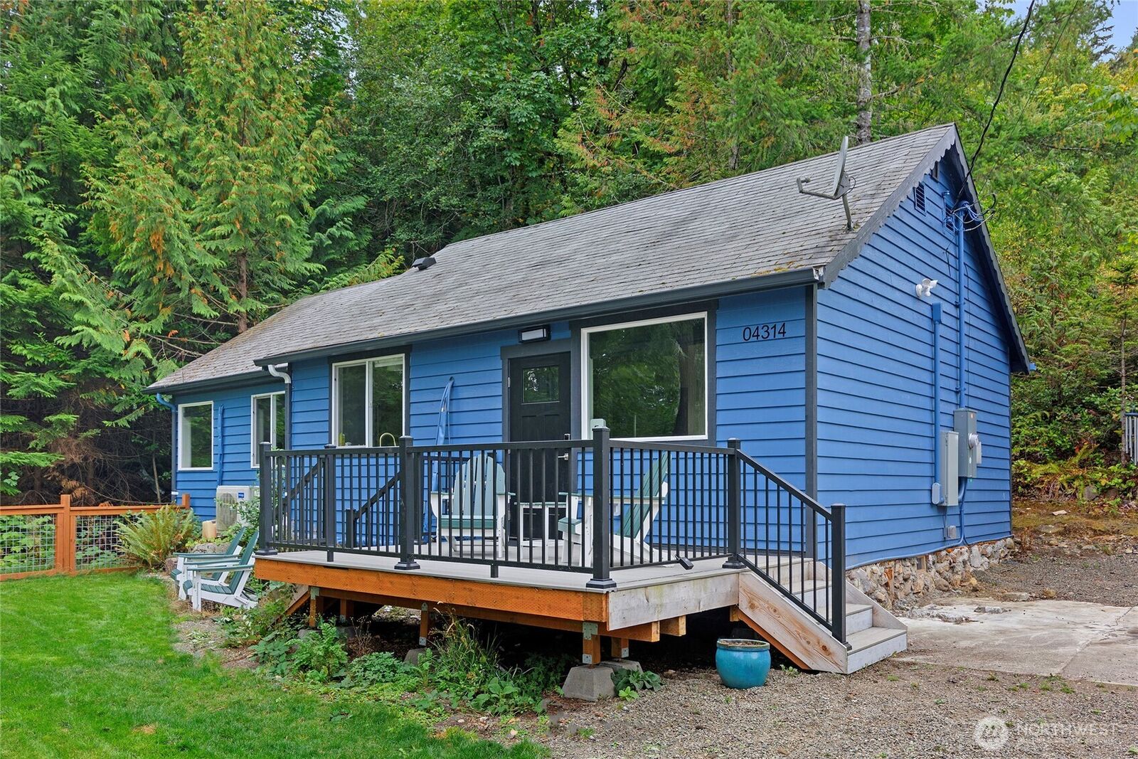 Property Photo:  304314  Highway 101  WA 98320 