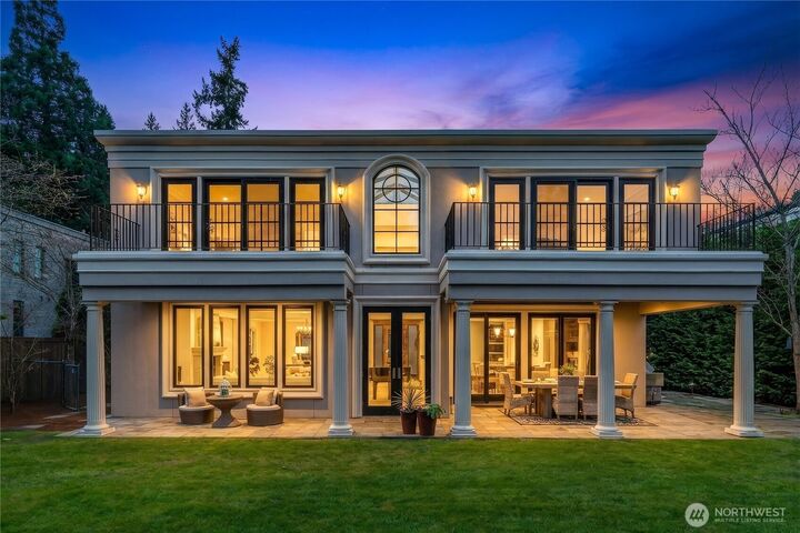 Property Photo: 1444 Evergreen Point Rd WA 98039