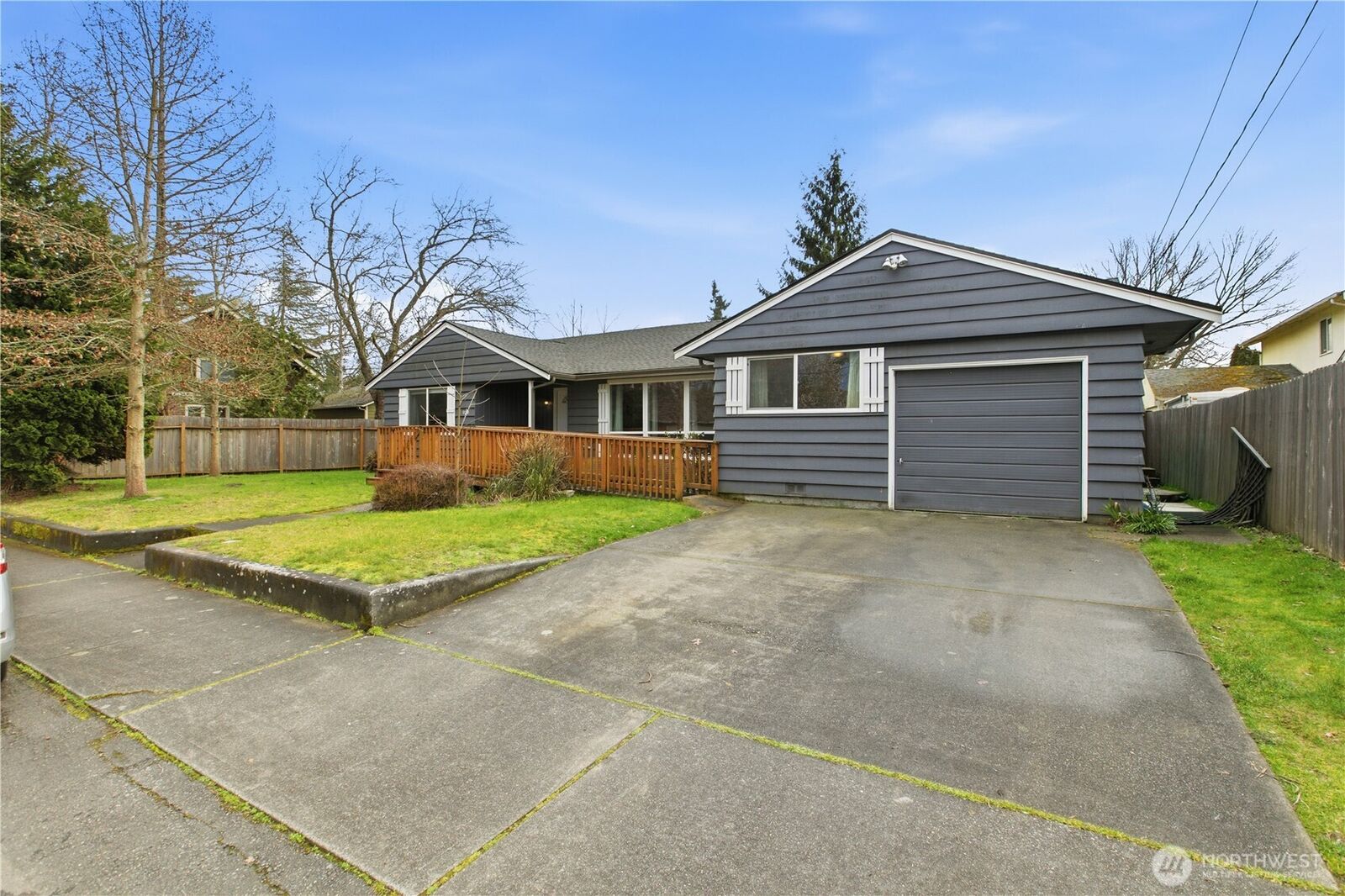 Property Photo:  924  7th Avenue NW  WA 98371 