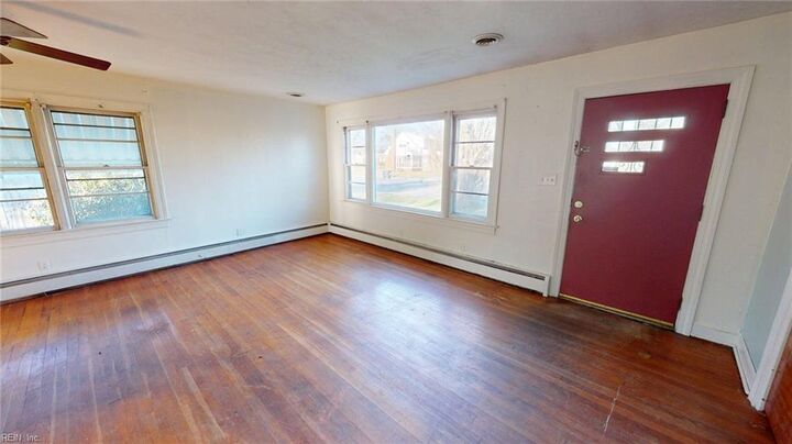 Property Photo: 515 Pocahontas Pl VA 23661