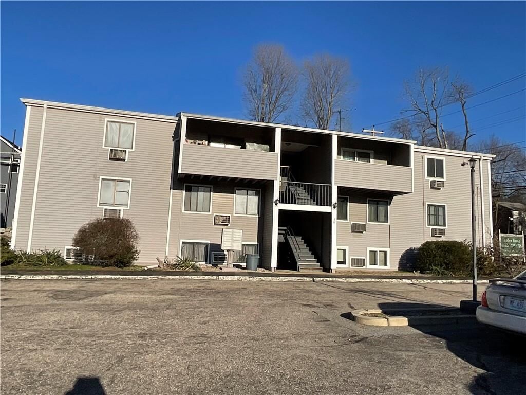 Property Photo:  36 Cowesett Avenue 3  RI 02893 