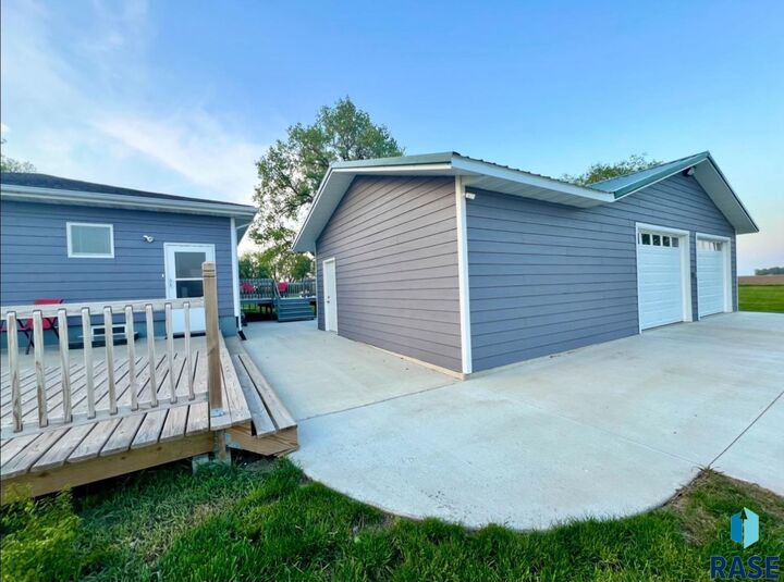 Property Photo: 48358 234th St SD 57028