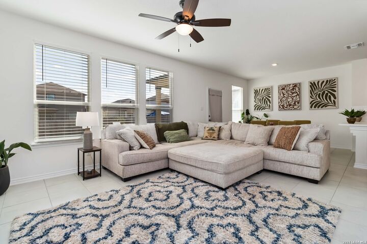 Property Photo: 11538 Hocus Pocus TX 78245