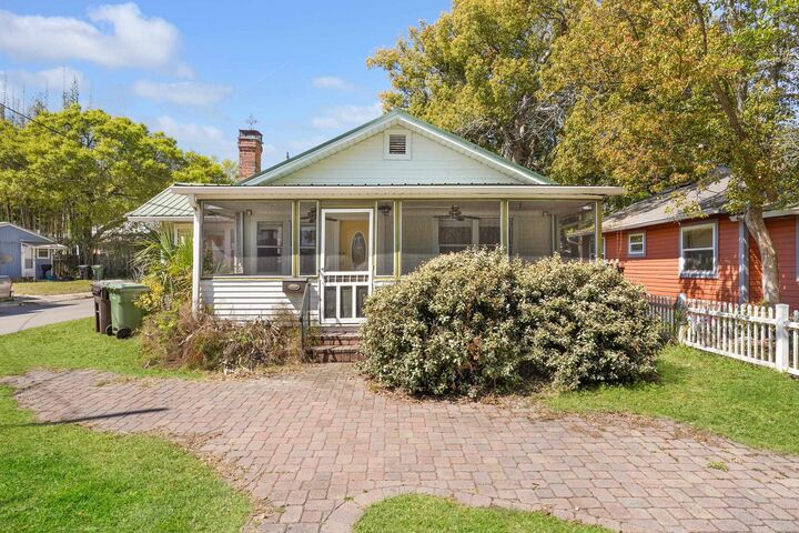 Property Photo:  132 Washington St  FL 32084 