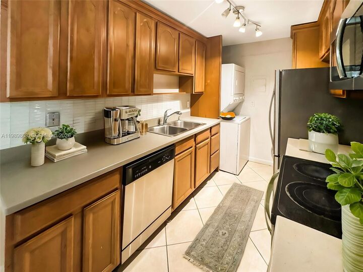 Property Photo: 9454 SW 77th Ave S1 FL 33156