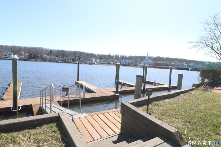 Property Photo:  225 Front Street 1  CT 06513 