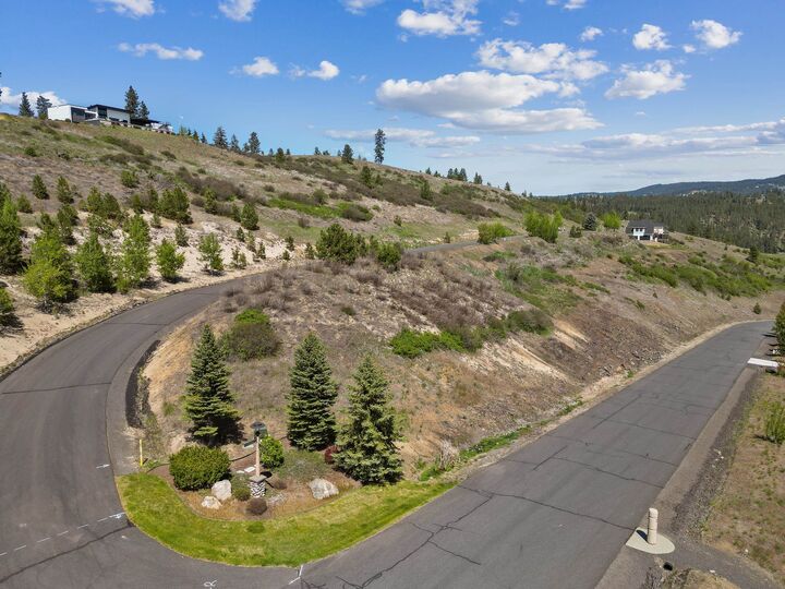 Property Photo: 1824 E Tomahawk Ln WA 99224