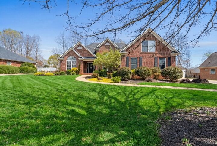 Property Photo:  110 N Carleila Lake Way  SC 29307 