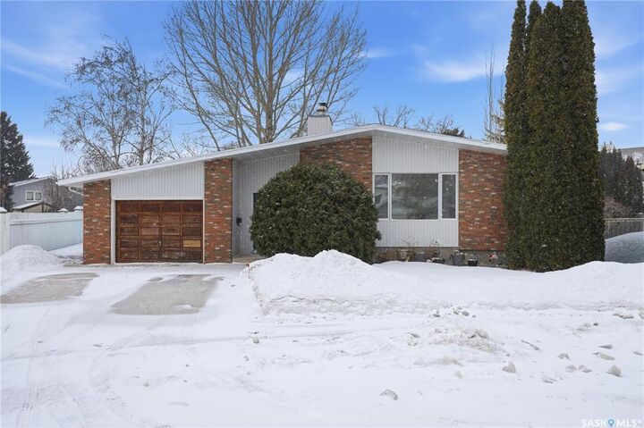 Property Photo: 302 Bentham Crescent SK S7N 3V4