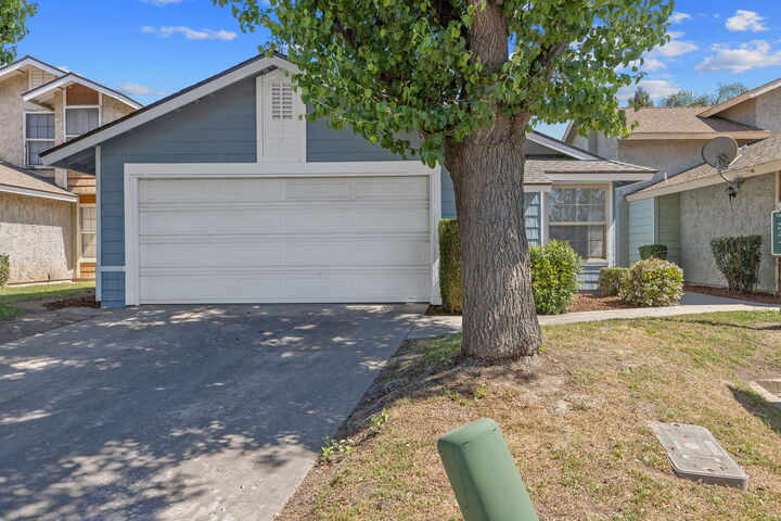 Property Photo:  2238 N Gowdy Street  CA 93292 