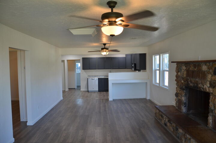 Property Photo:  237 Smith Avenue  CA 93245 