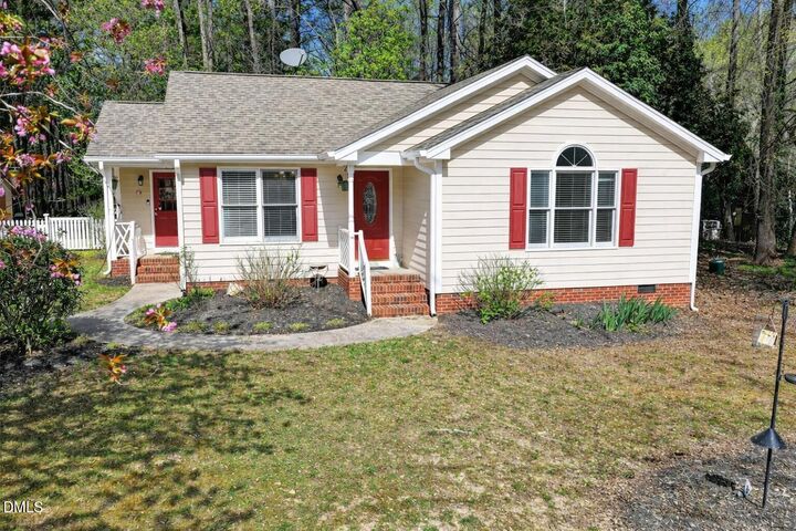 Property Photo:  121 Fox Run Road  NC 27596 