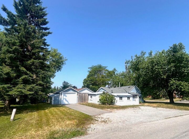 Property Photo: 137 King Street ON K9V 1E2