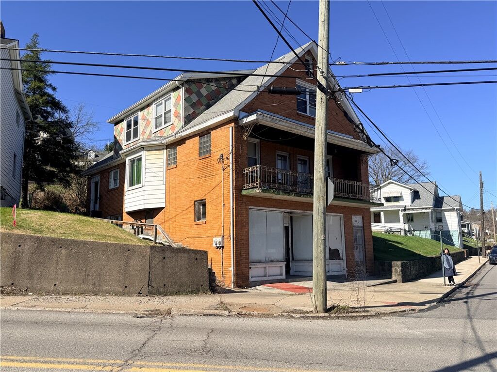 Property Photo:  353 Euclid Ave  PA 15317 