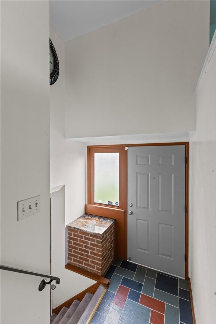 Property Photo:  26 Edinburg Dr  PA 15235 