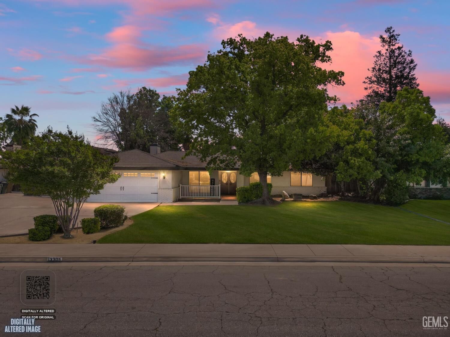 Property Photo:  13305 Frenchglen Avenue  CA 93314 