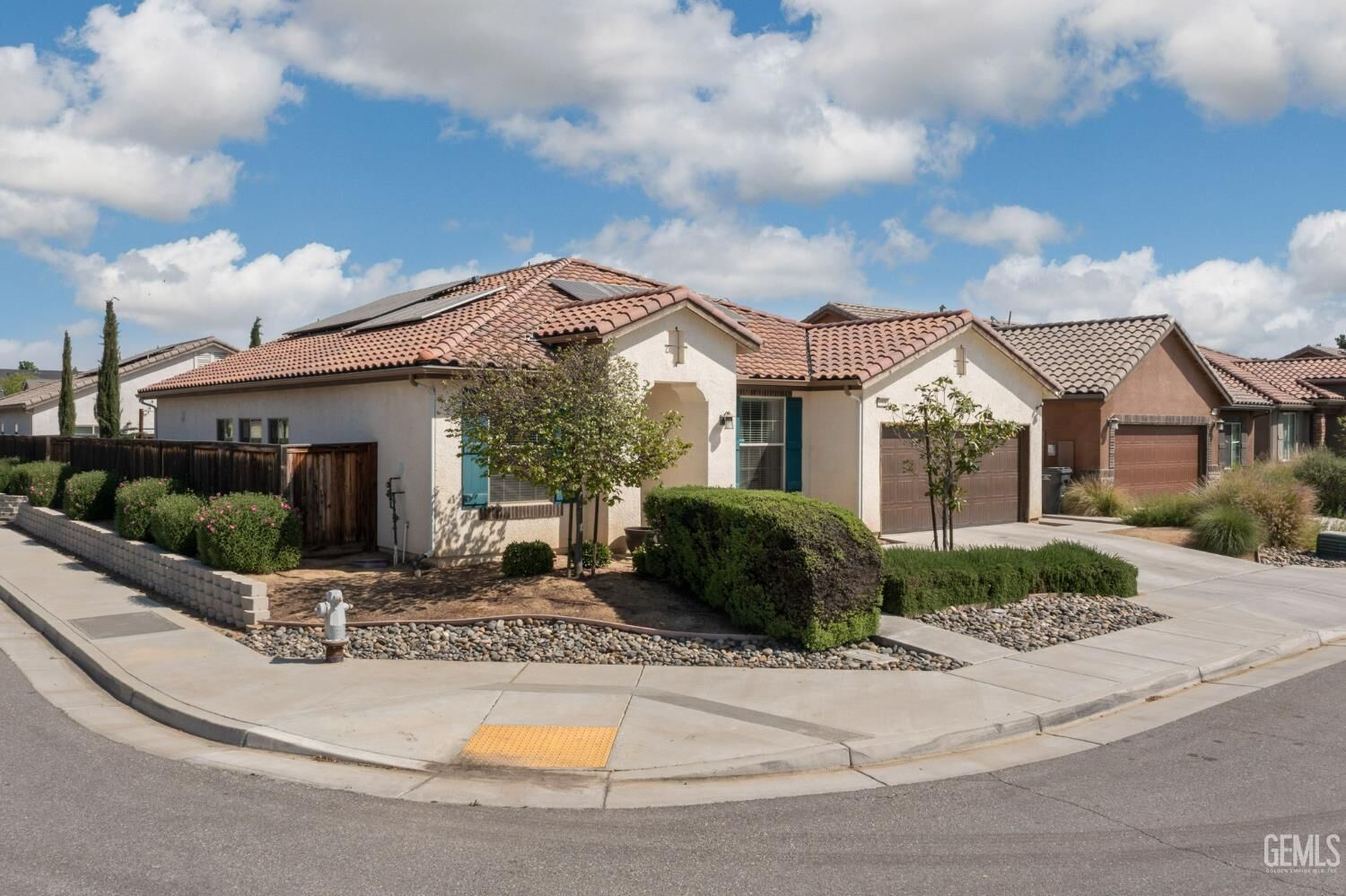 Property Photo:  9500 Laurelwood Court  CA 93263 