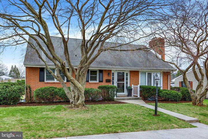 Property Photo:  464 Cedar Avenue  PA 17033 