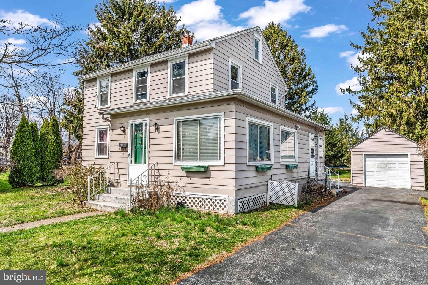 Property Photo:  136 Linglestown Road  PA 17110 