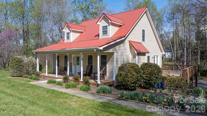 Property Photo: 203 Nottingham Drive NC 28650