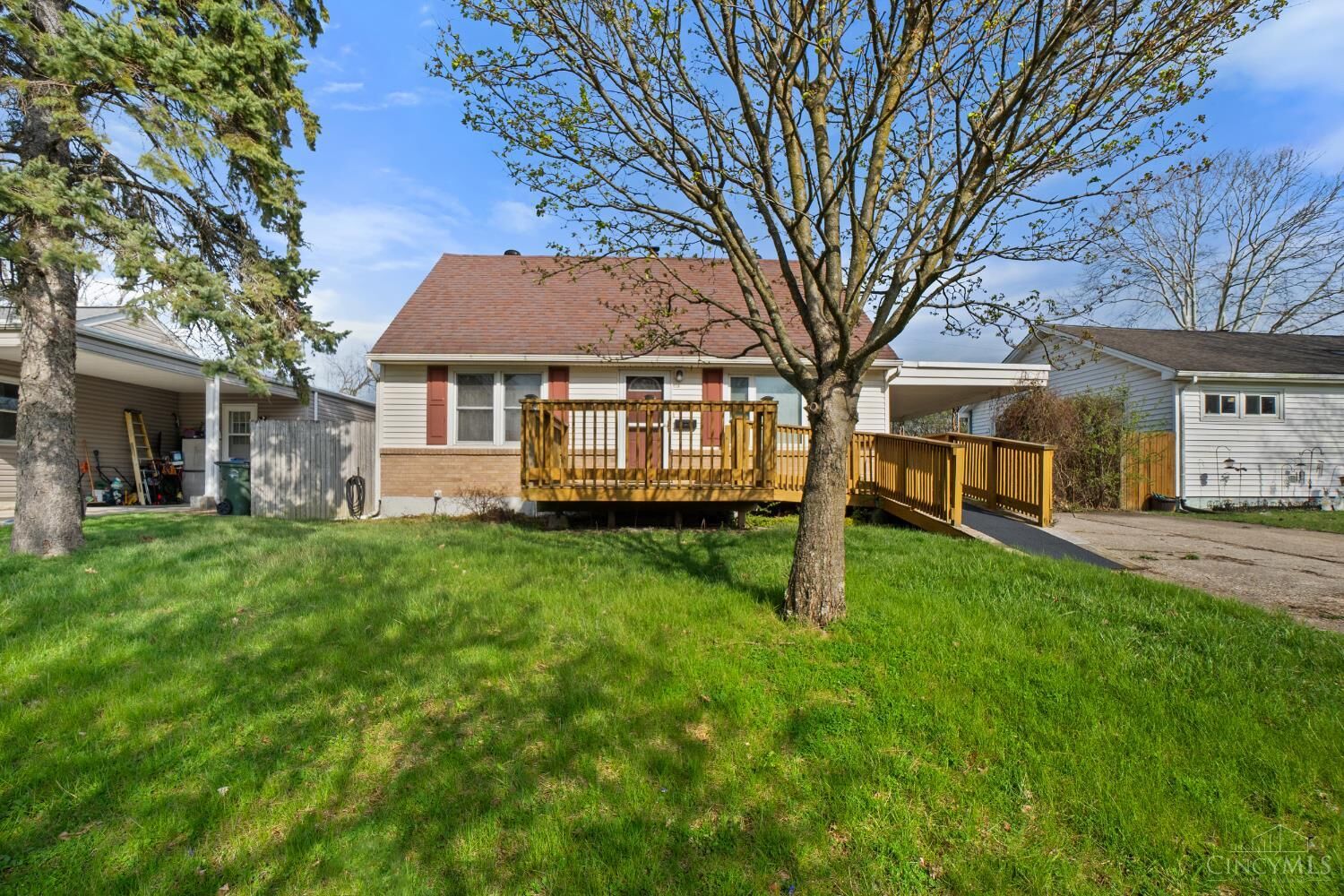 Property Photo:  142 Barrington Drive  OH 45013 