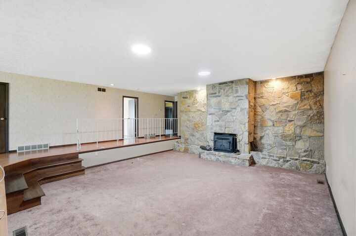 Property Photo: 6395 Royalton Drive OH 43119