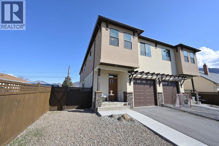 Property Photo: 8504 70th Avenue 101 BC V0H 1V1