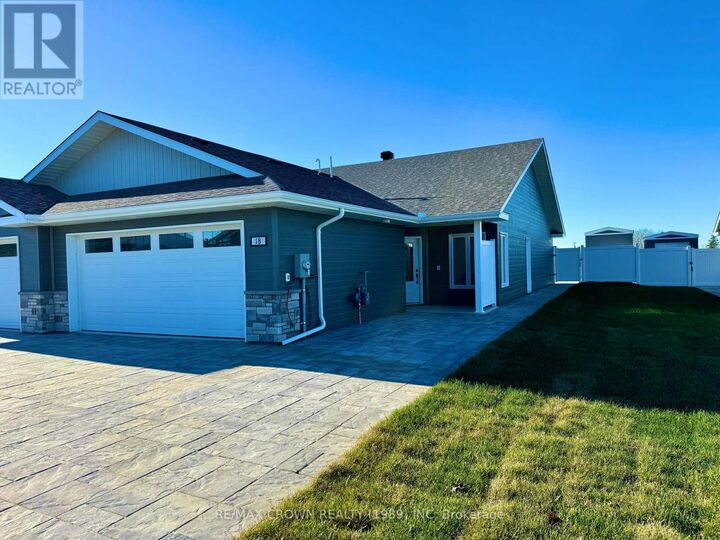 18 Golf Street — photo 1