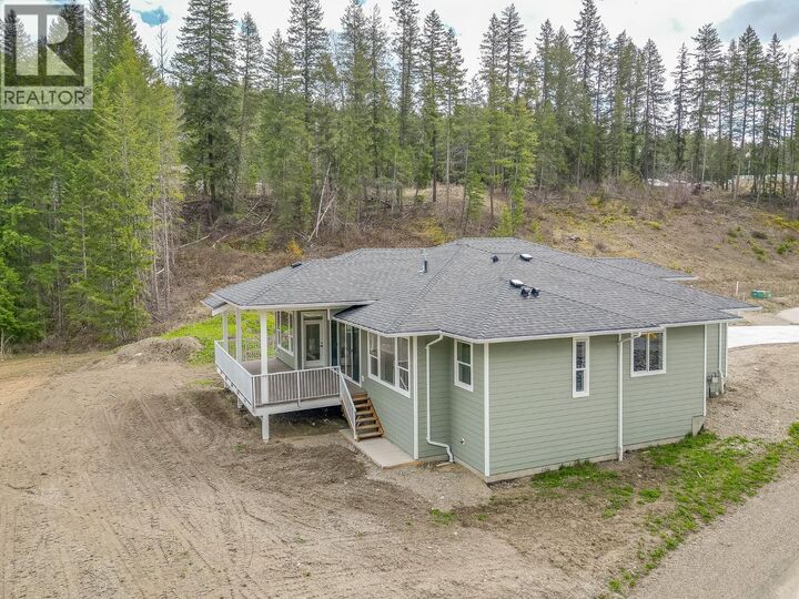 Property Photo:  2504 Fox Glen Way  BC V0E 1H0 
