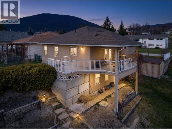Property Photo: 423 6th Avenue South BC V0B 1G3