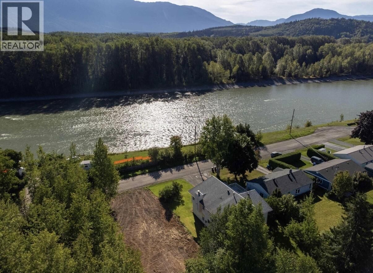 Property Photo:  2413 Kerr Street  BC V8G 2X7 