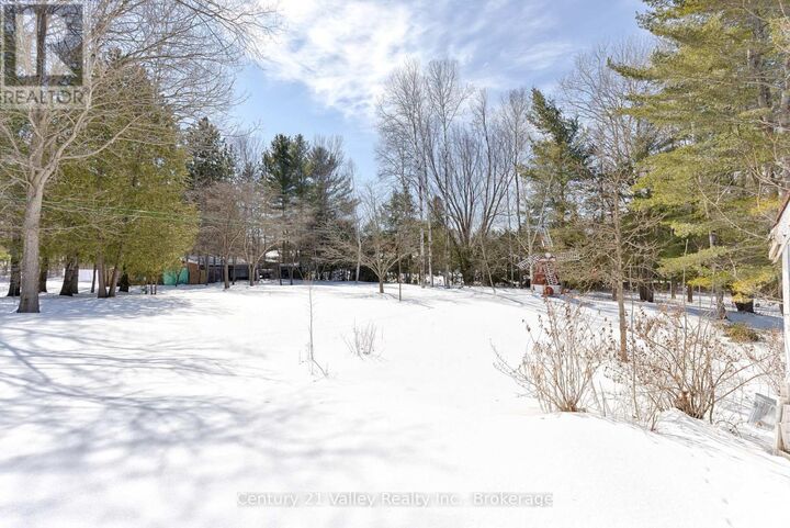 Property Photo:  775 Pinegrove Crescent  ON K8A 7E3 
