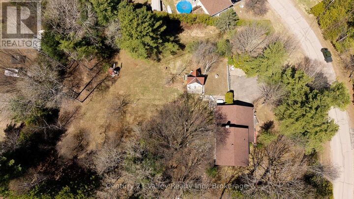 Property Photo: 775 Pinegrove Crescent ON K8A 7E3