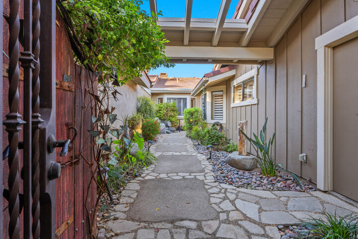 Property Photo:  402 Running Springs Drive  CA 92211 