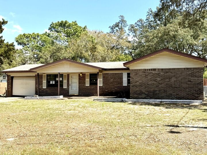 Property Photo:  52 Berwick Circle  FL 32579 
